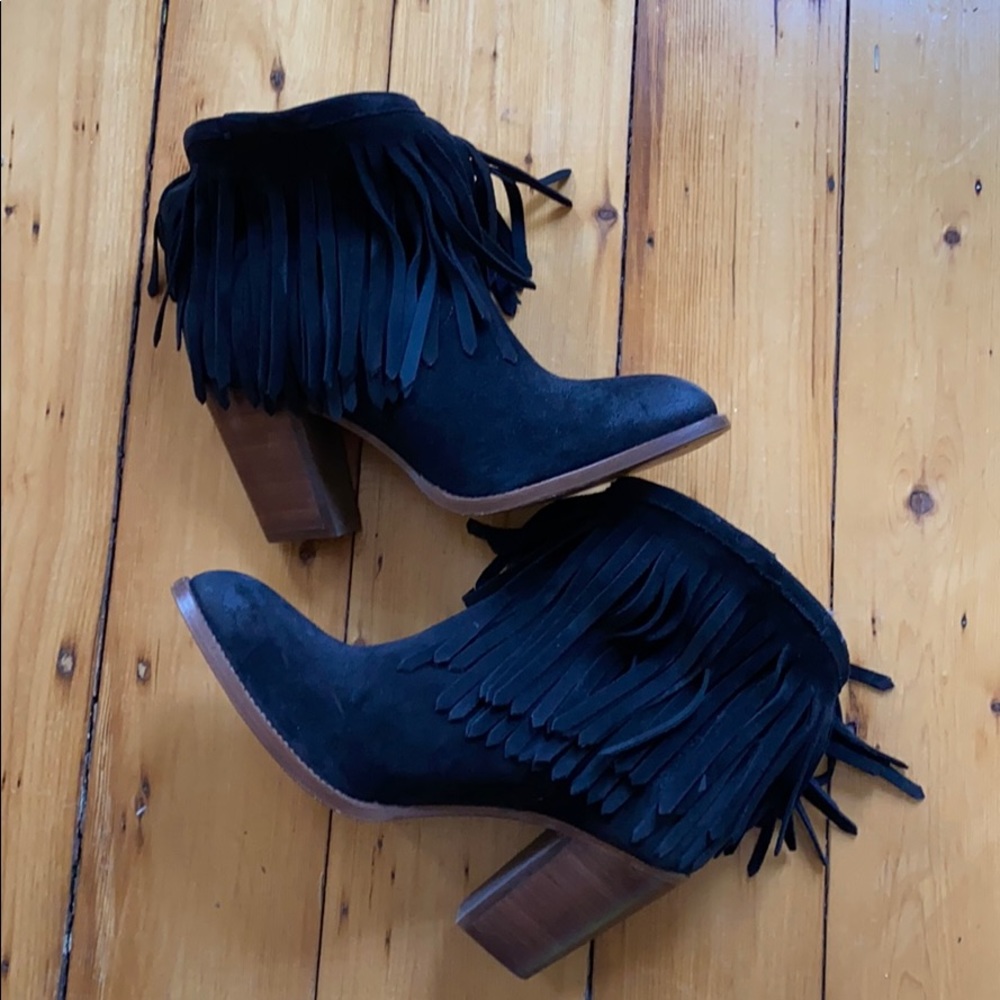 FRYE FRINGE BOOTIES ✨